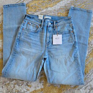 NWT American Eagle AE77 Premium Vintage Straight Jean - Size 0 Regular 25W
